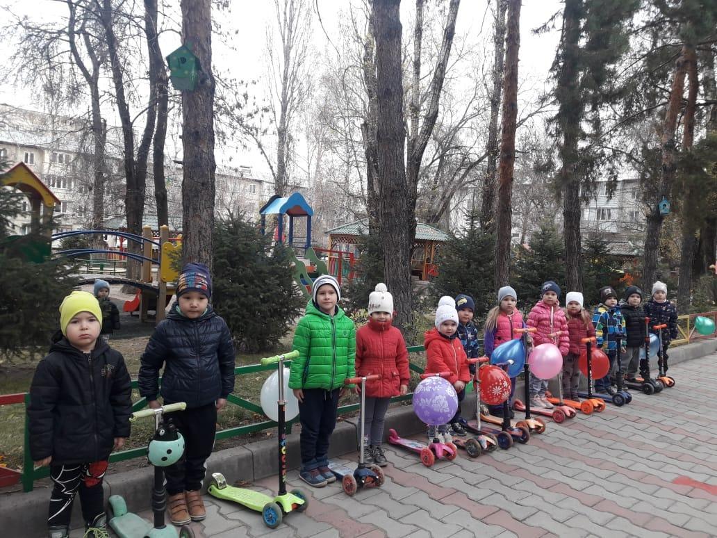 "Көңілді мәре!" спорттық жарыс."Радуга" ересектер тобы.Тәрбиеші Седышева В.А.