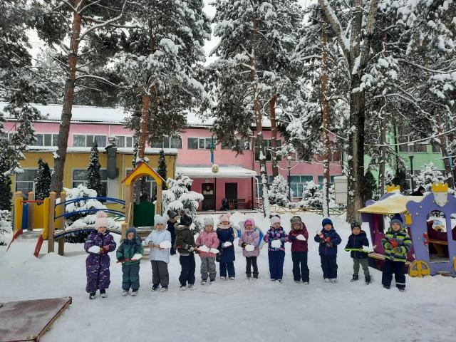 Ересек тобы балаларымен серуен кезіндегі бақылауды «Ізденісті –эксперименталды іс әрекеттер» негізінде жүзеге асыру. "Күншуақ" ересектер тобы.Тәрбиеші Қайранбаева о.Т.