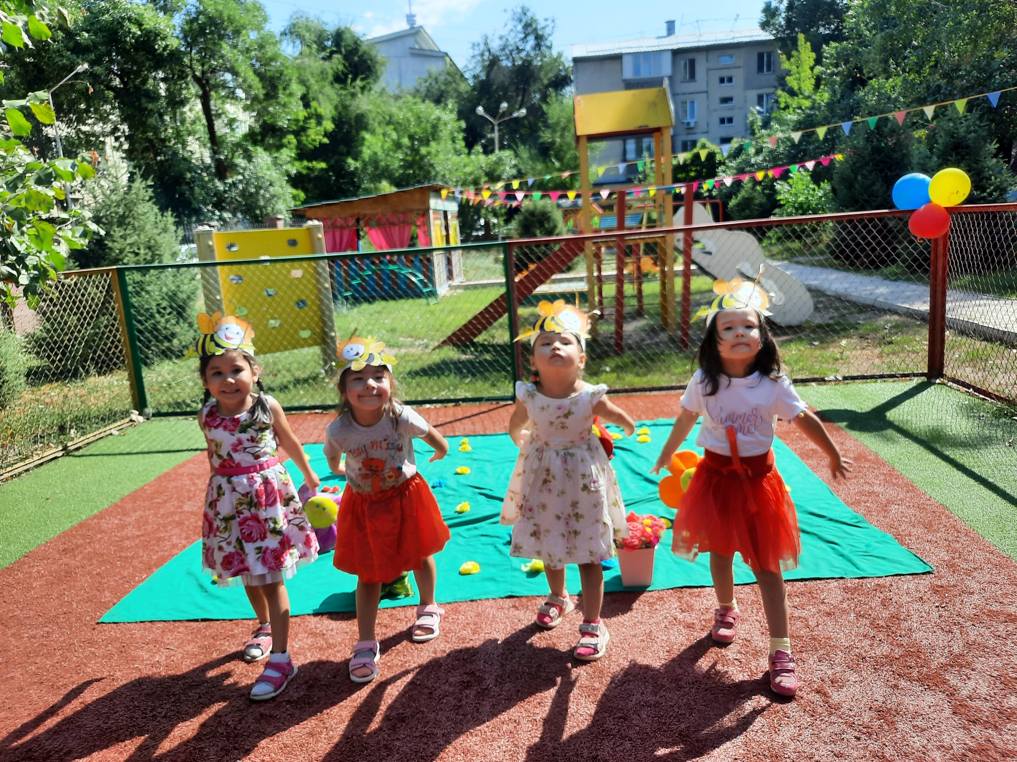 Көңілді аралар.Мақсаты:Балалардың белсенділіктерін арттыру, ұйымшылдыққа тәрбиелеу. «Балдәурен» ересектер тобы.Тәрбиеші:Акмолдаева Г.Қ.