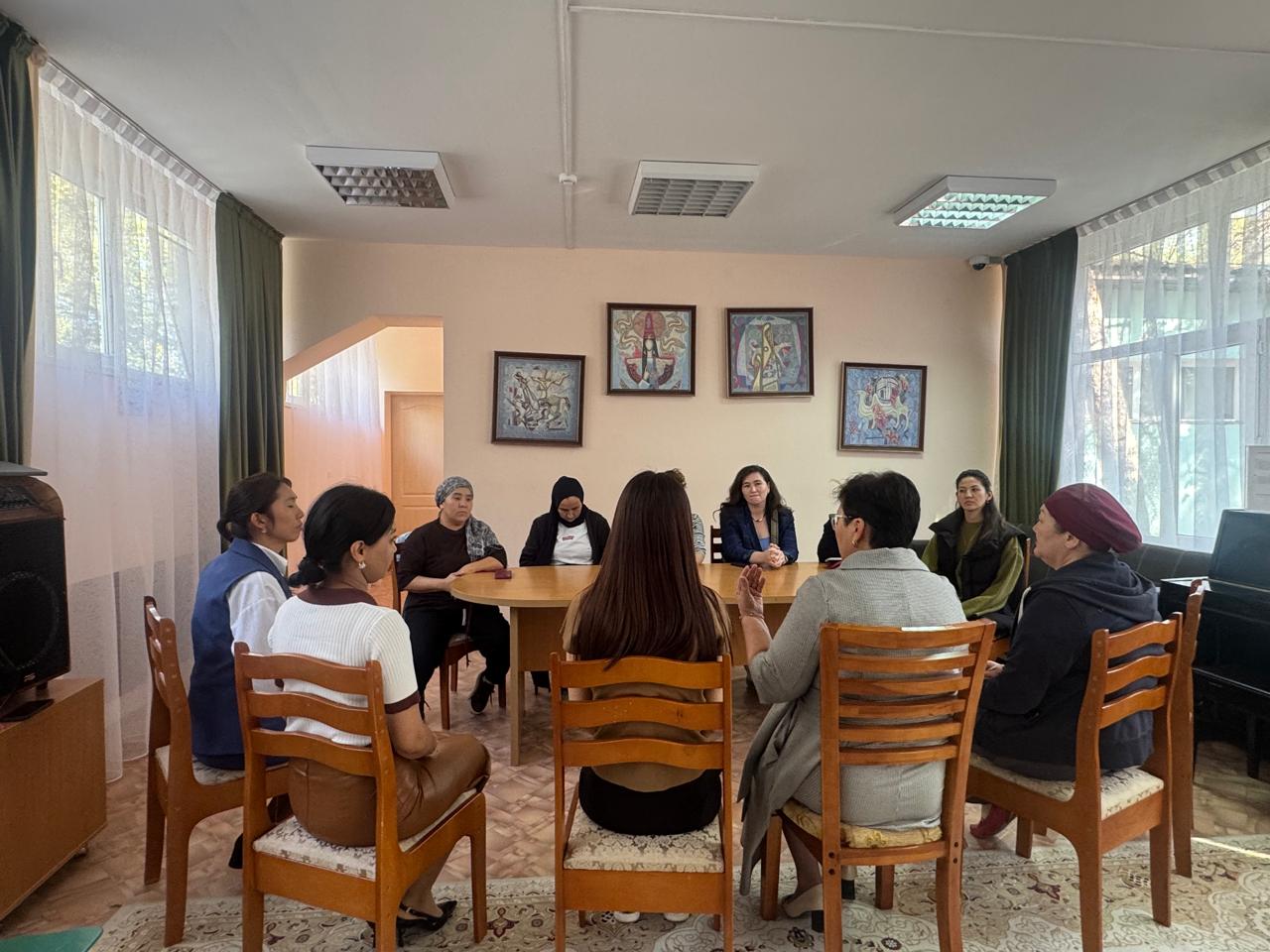 «Балбөбек», «Бәйшешек» кіші топтарында «Баланың балабақшаға бейімделуі» тақырыбында ата-аналар жиналысы өтті. Мақсаты:Бала тәрбиесіндегі балабақша мен отбасы ынтымақтастығын нығайту.Балалардың мінез-құлқы, бейімі, қызығушылығы тереңірек зерттеу.