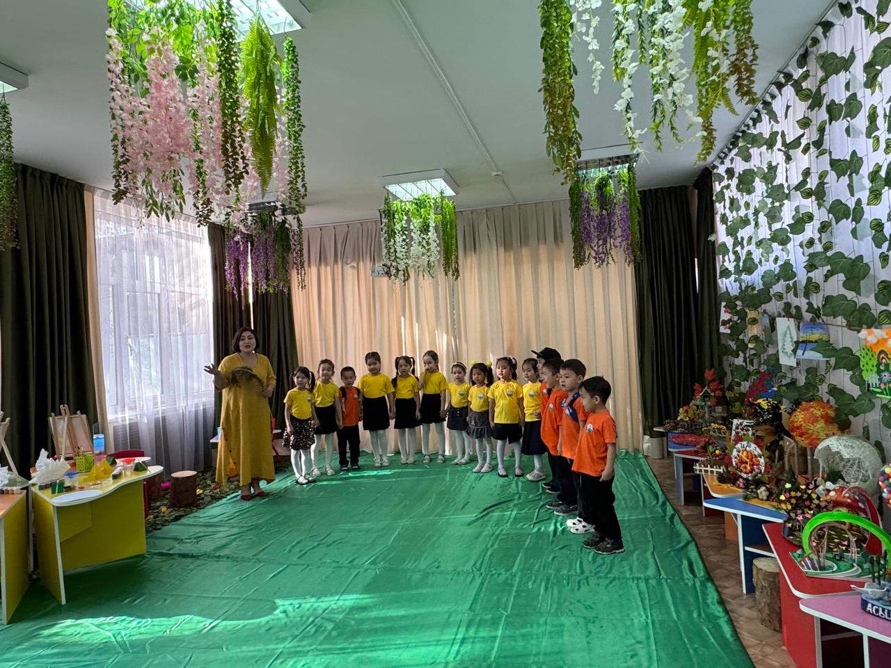 «Табиғаттың әуендері мен бояулары» жобасы аясындағы аудандық семинар. Мақсаты:Білім жүйесіндегі педагогтардың жоғары құзіреттілігі мен кәсіби шеберліктерін жетілдіру. Педагогтармен тәжірибе алмасу.